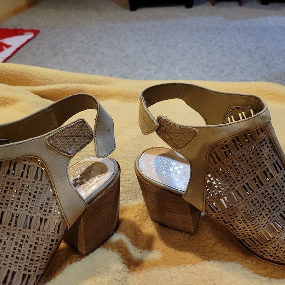 VINCE CAMUTO sandals with chunky heel - Picture 3 of 7